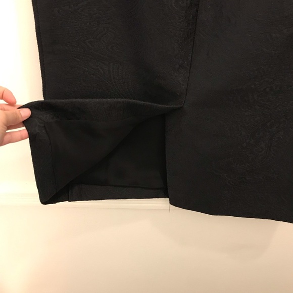 Carolina Herrera Paisley Embossed Pencil Skirt 4 black - Picture 5 of 9